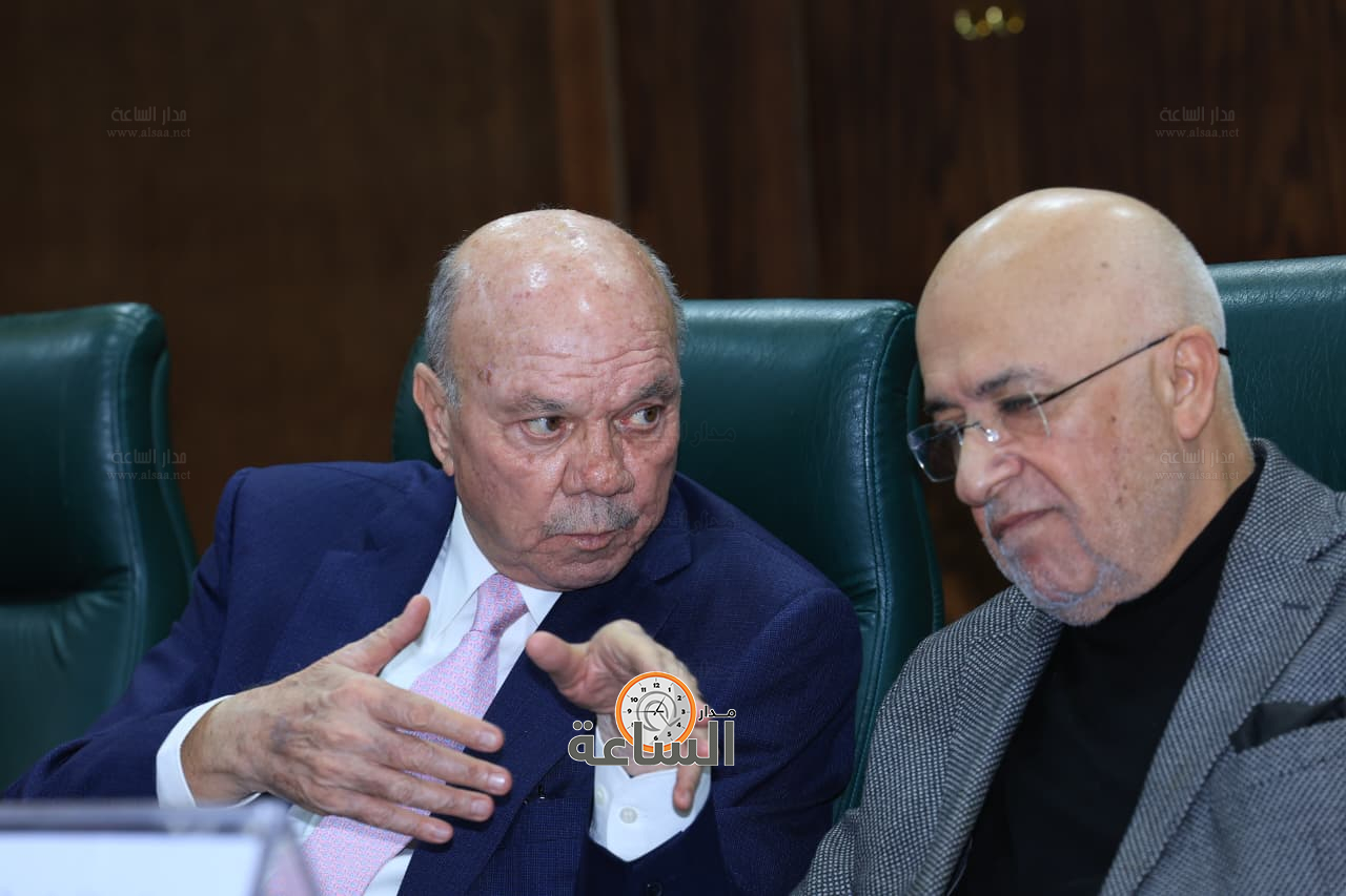 Madar Al-Saa Images 0.39995956534795896