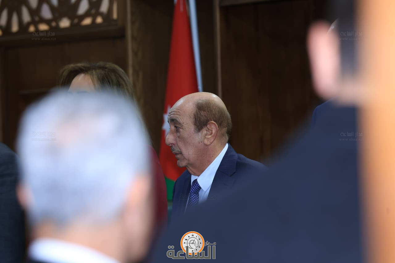 Madar Al-Saa Images 0.3765031279963812