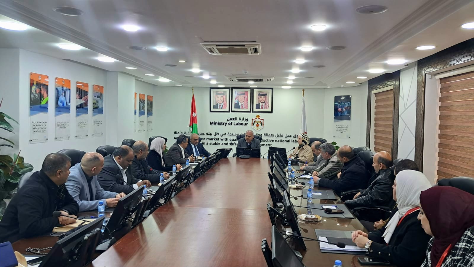 Madar Al-Saa Images 0.8449394040275036