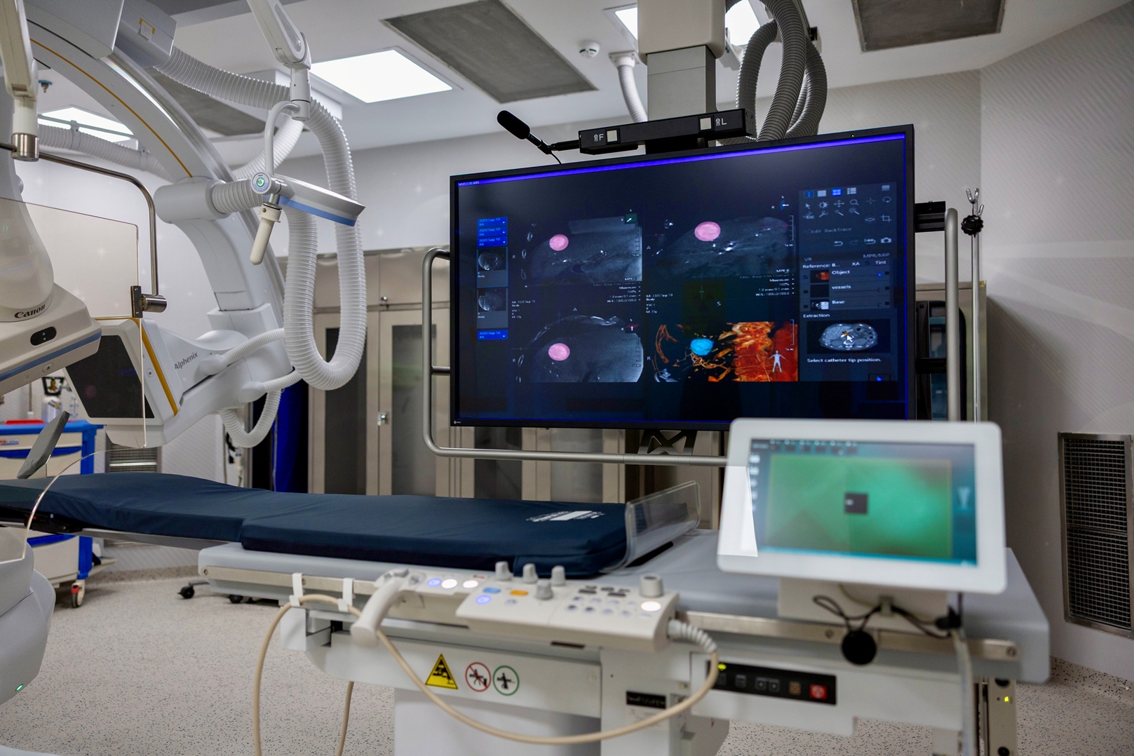 Madar Al-Saa Images 0.8580644447351741