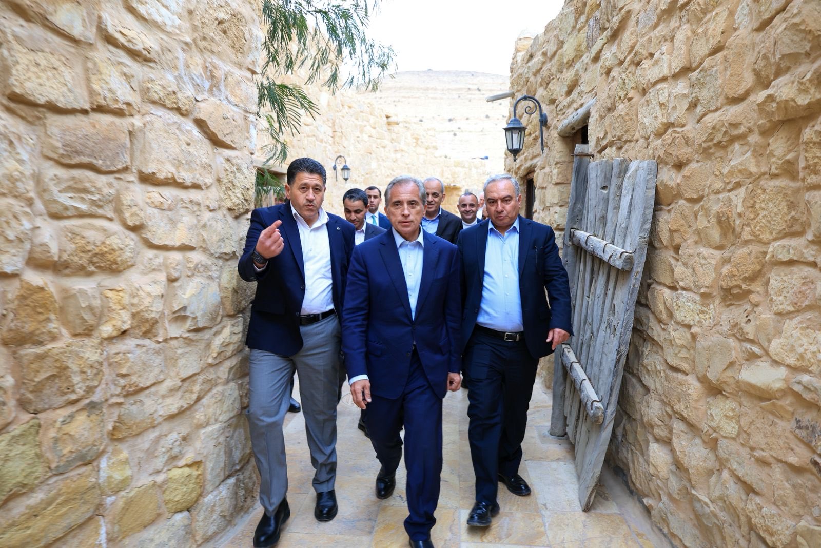 Madar Al-Saa Images 0.09272167559482236