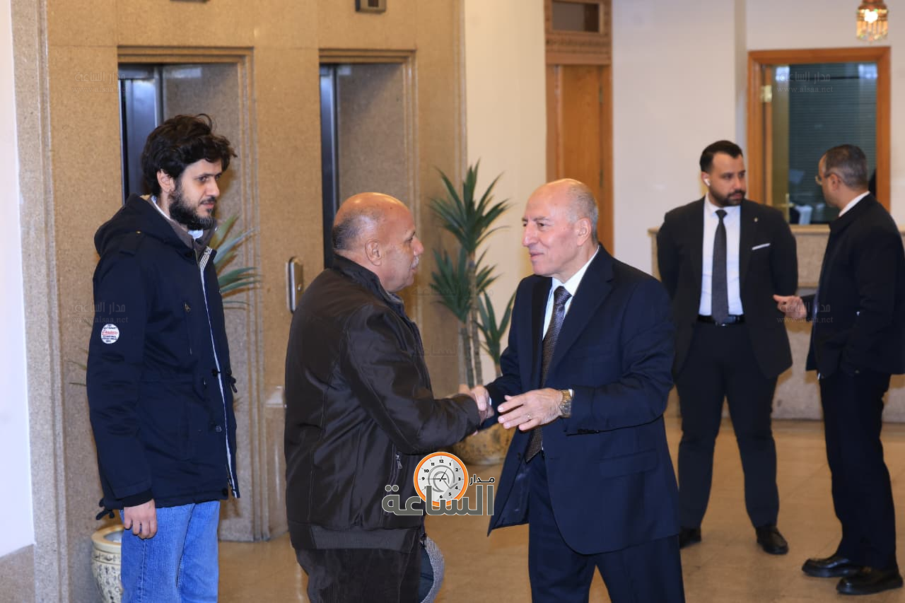 Madar Al-Saa Images 0.8160553865975569