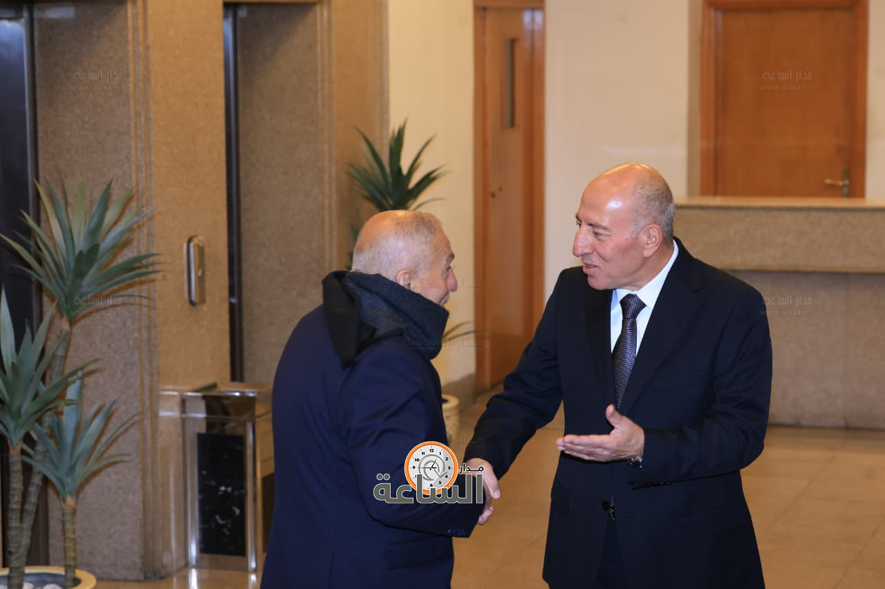 Madar Al-Saa Images 0.9180287557779282