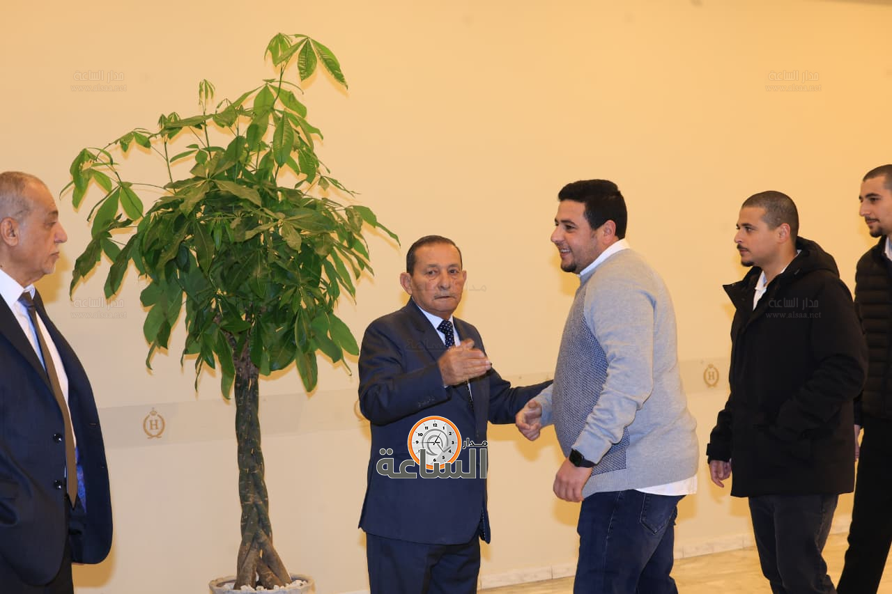 Madar Al-Saa Images 0.7036378000357284