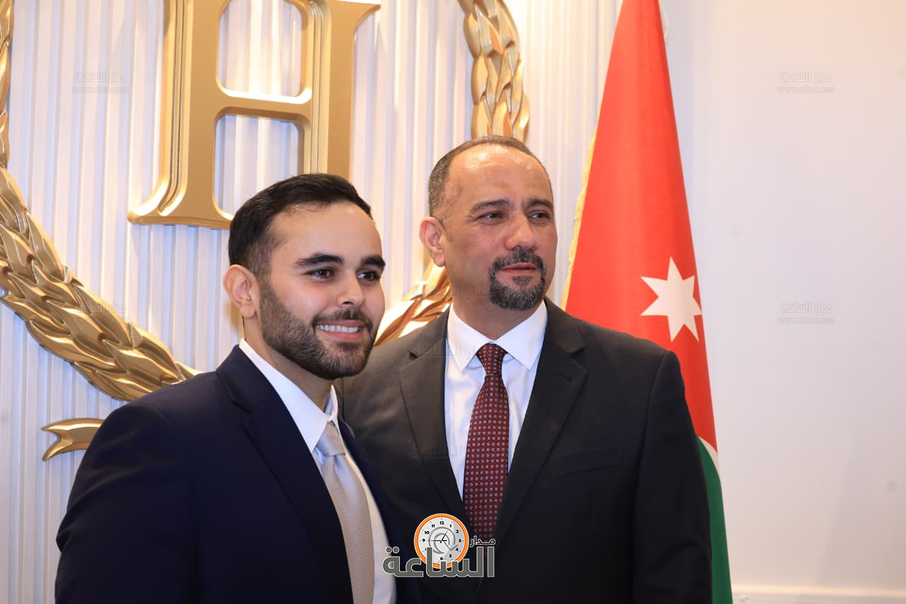 Madar Al-Saa Images 0.04846235616551342