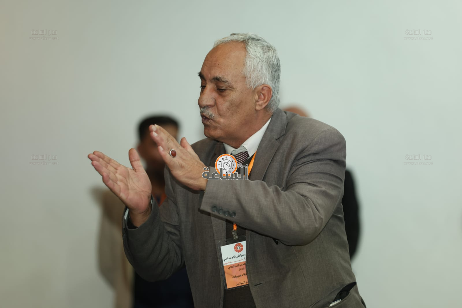 Madar Al-Saa Images 0.41613621174271176