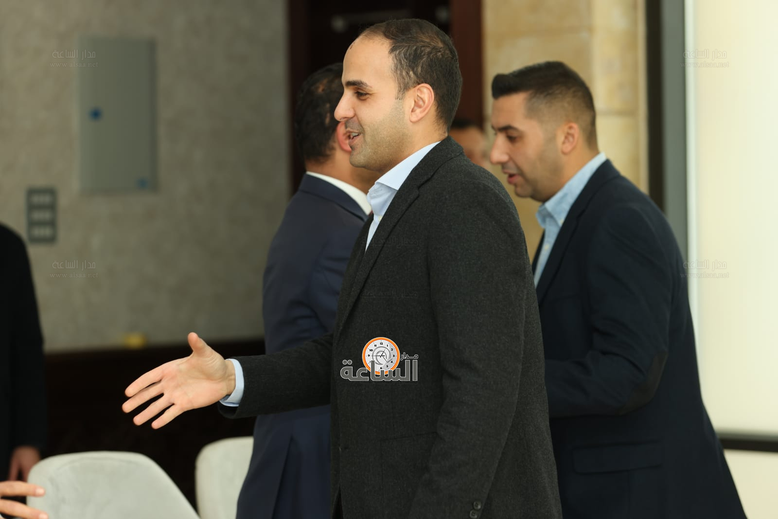 Madar Al-Saa Images 0.9005423415067376