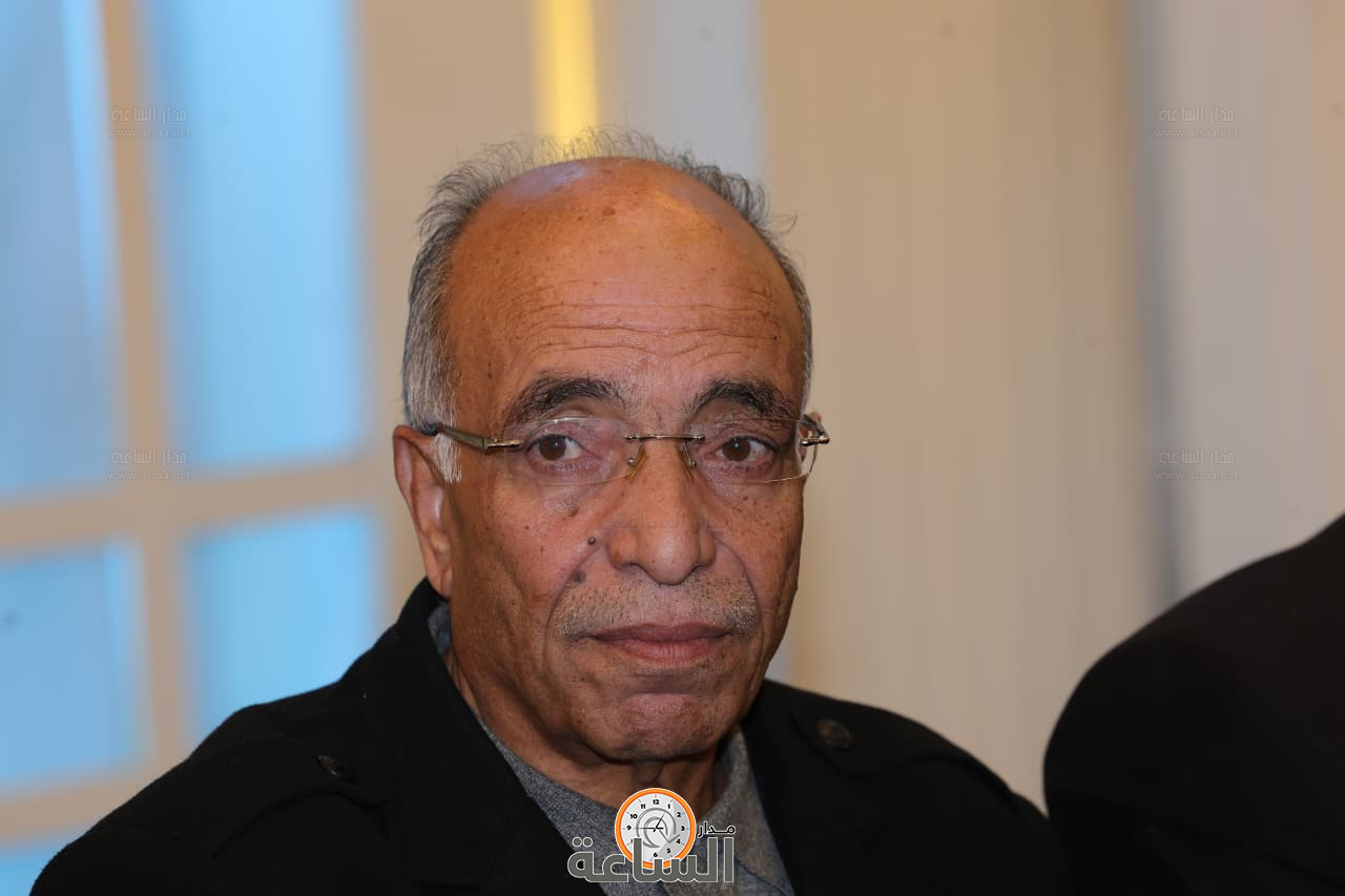 Madar Al-Saa Images 0.4262358886216995