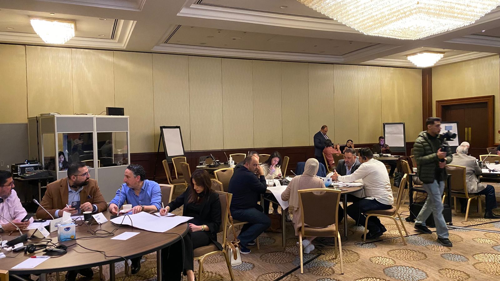 Madar Al-Saa Images 0.7752104885338322