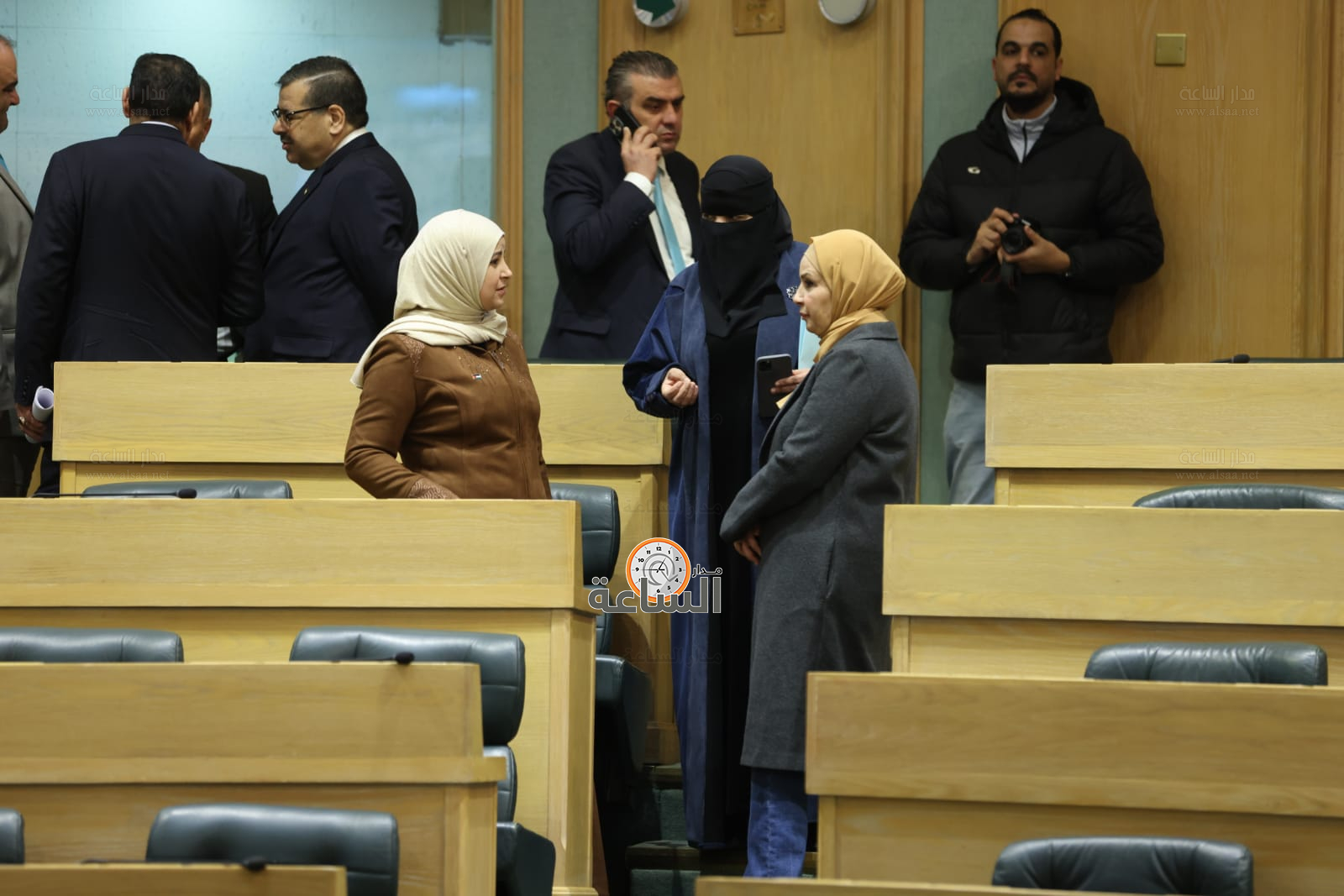 Madar Al-Saa Images 0.8888254216004183