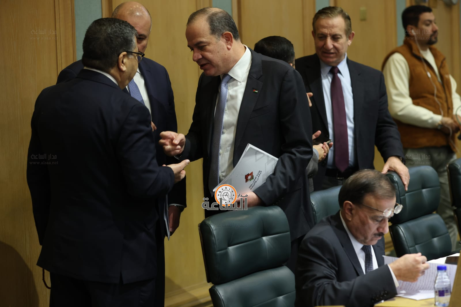 Madar Al-Saa Images 0.4995109351027269