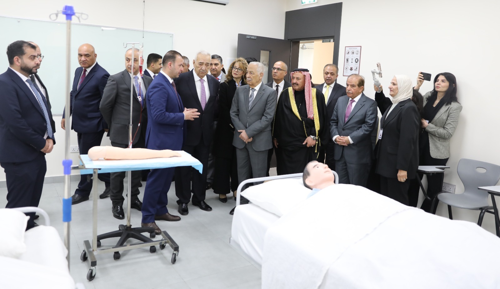 Madar Al-Saa Images 0.0320779628686132