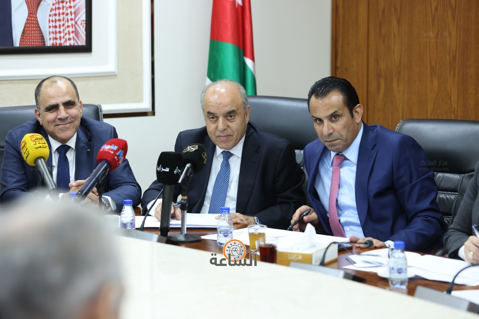 Madar Al-Saa Images 0.15223387156792