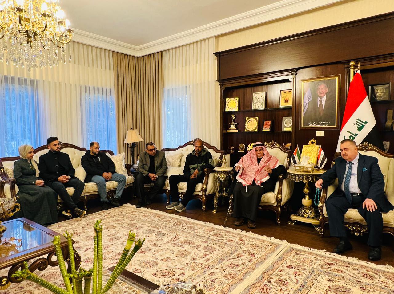 Madar Al-Saa Images 0.01129324532311271