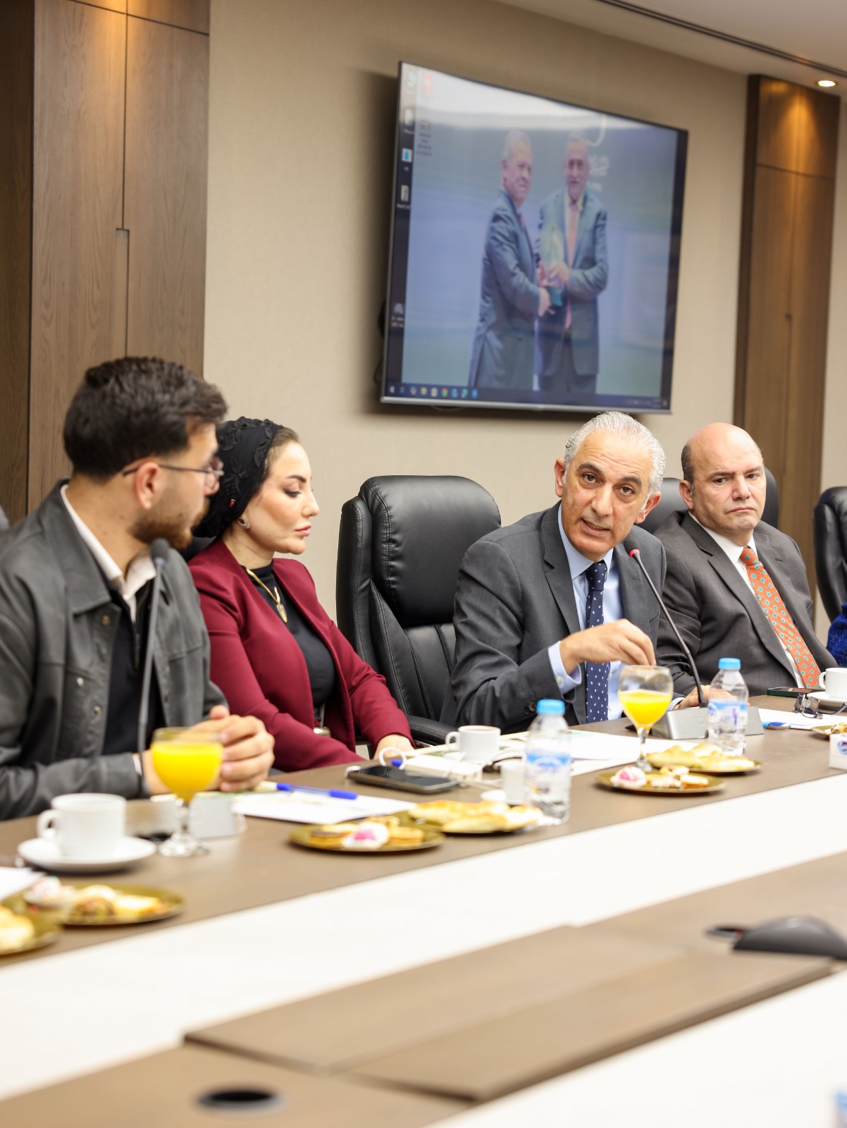 Madar Al-Saa Images 0.24823782333021904