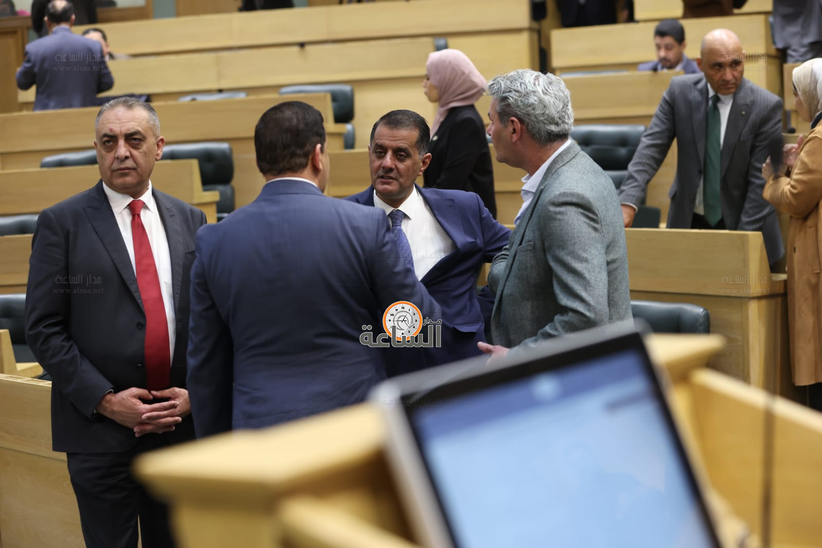 Madar Al-Saa Images 0.2565670643329395