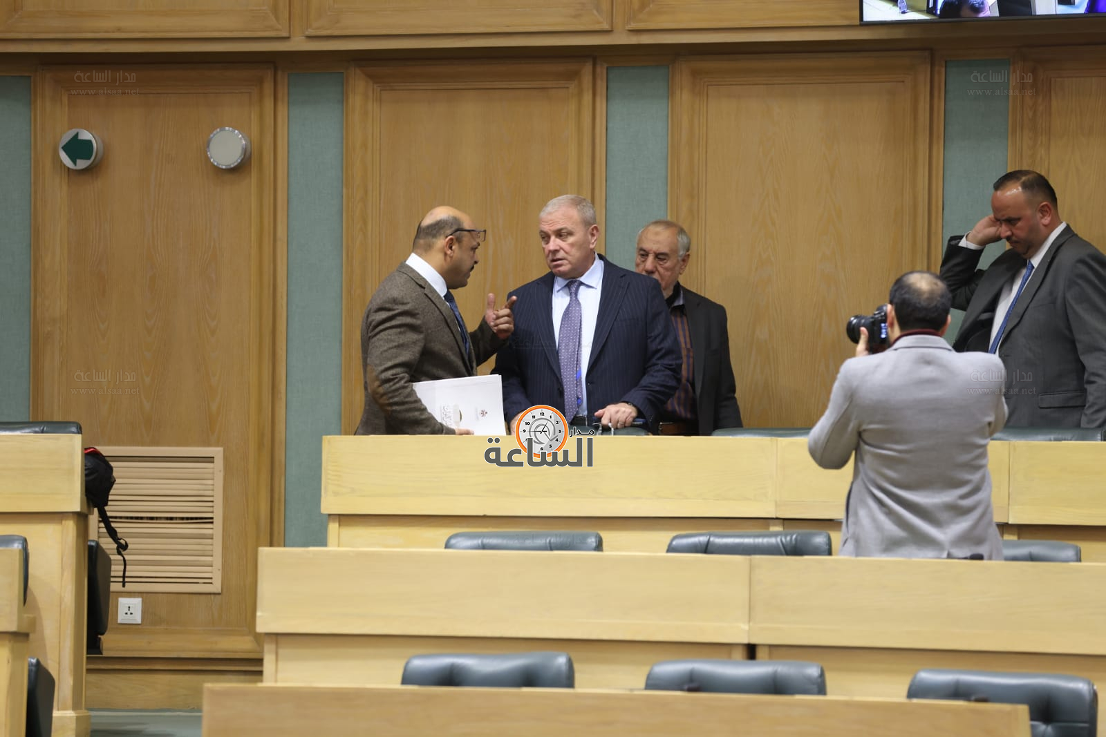 Madar Al-Saa Images 0.41820666168380227