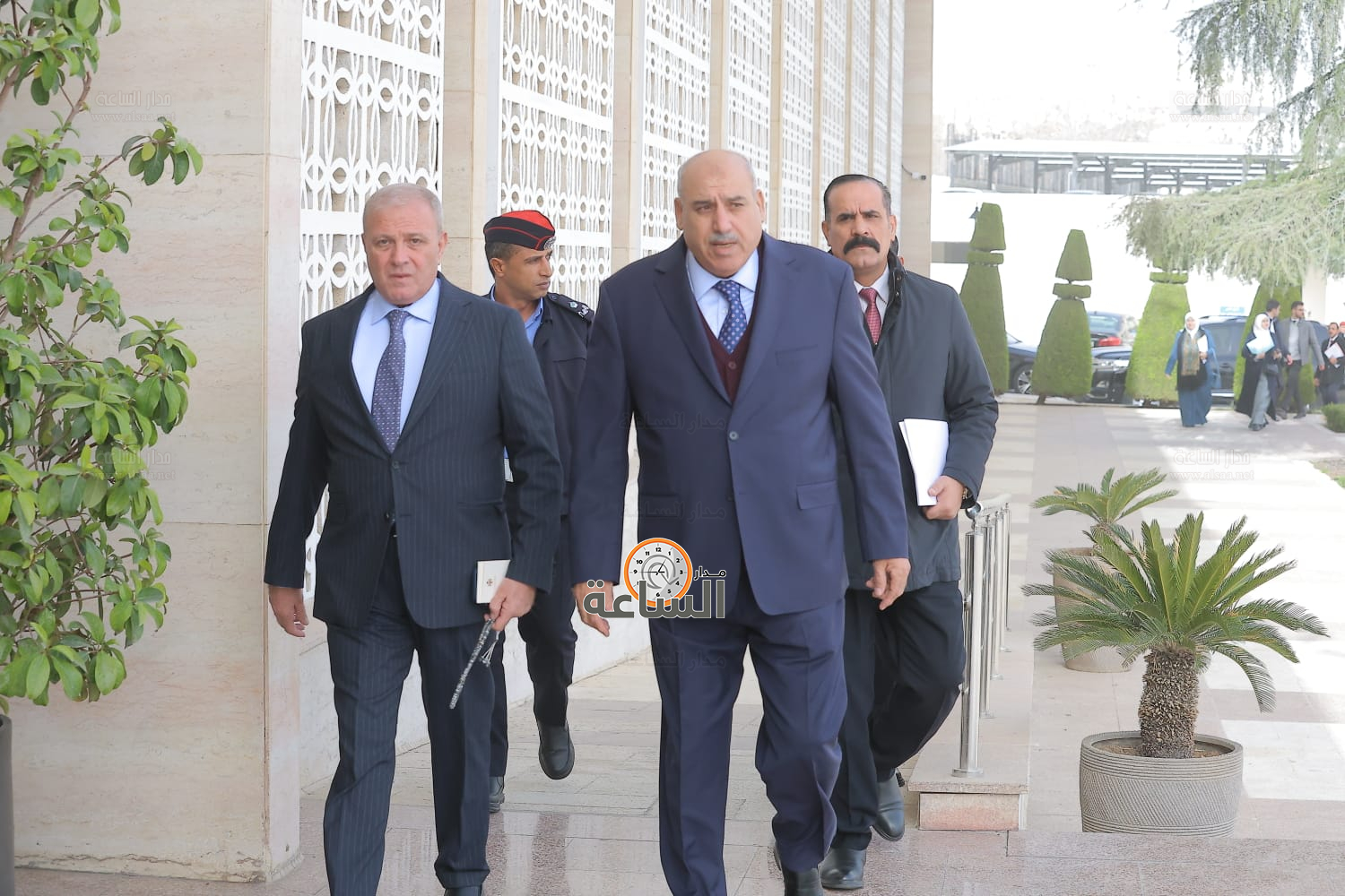 Madar Al-Saa Images 0.3393940439996359