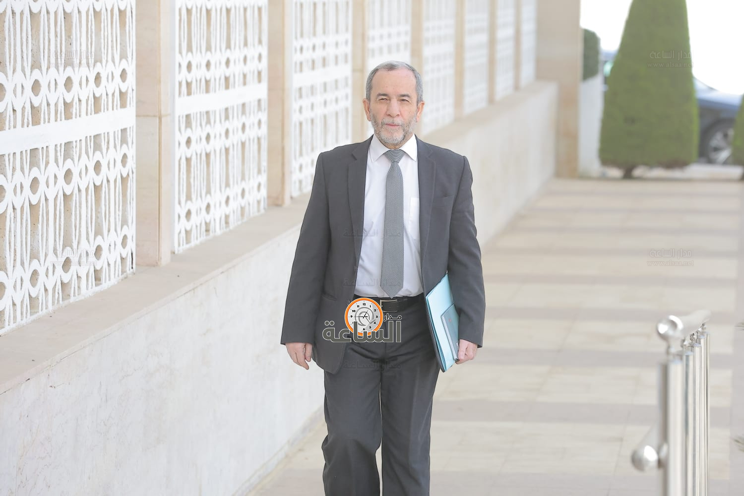 Madar Al-Saa Images 0.9917947745670155