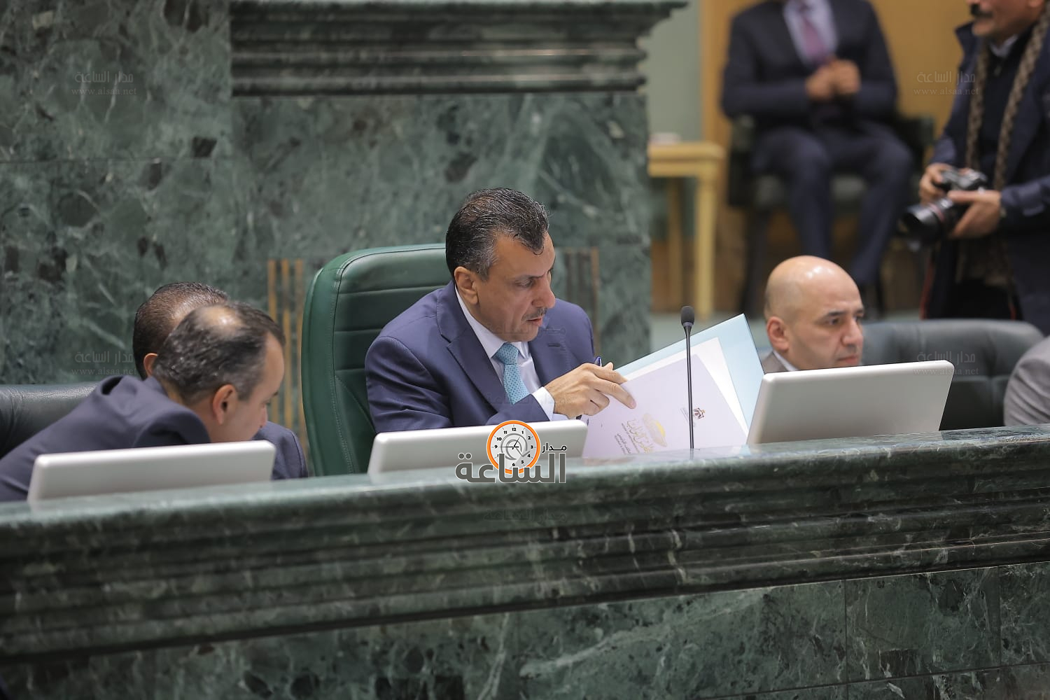 Madar Al-Saa Images 0.1481367245173959