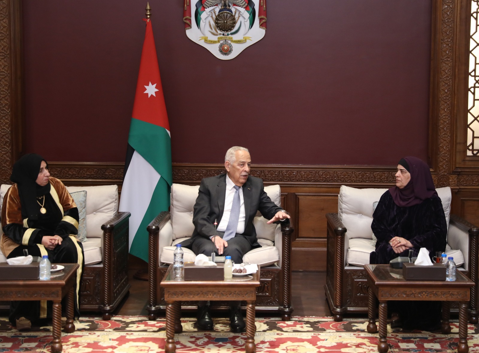 Madar Al-Saa Images 0.5697570737168127