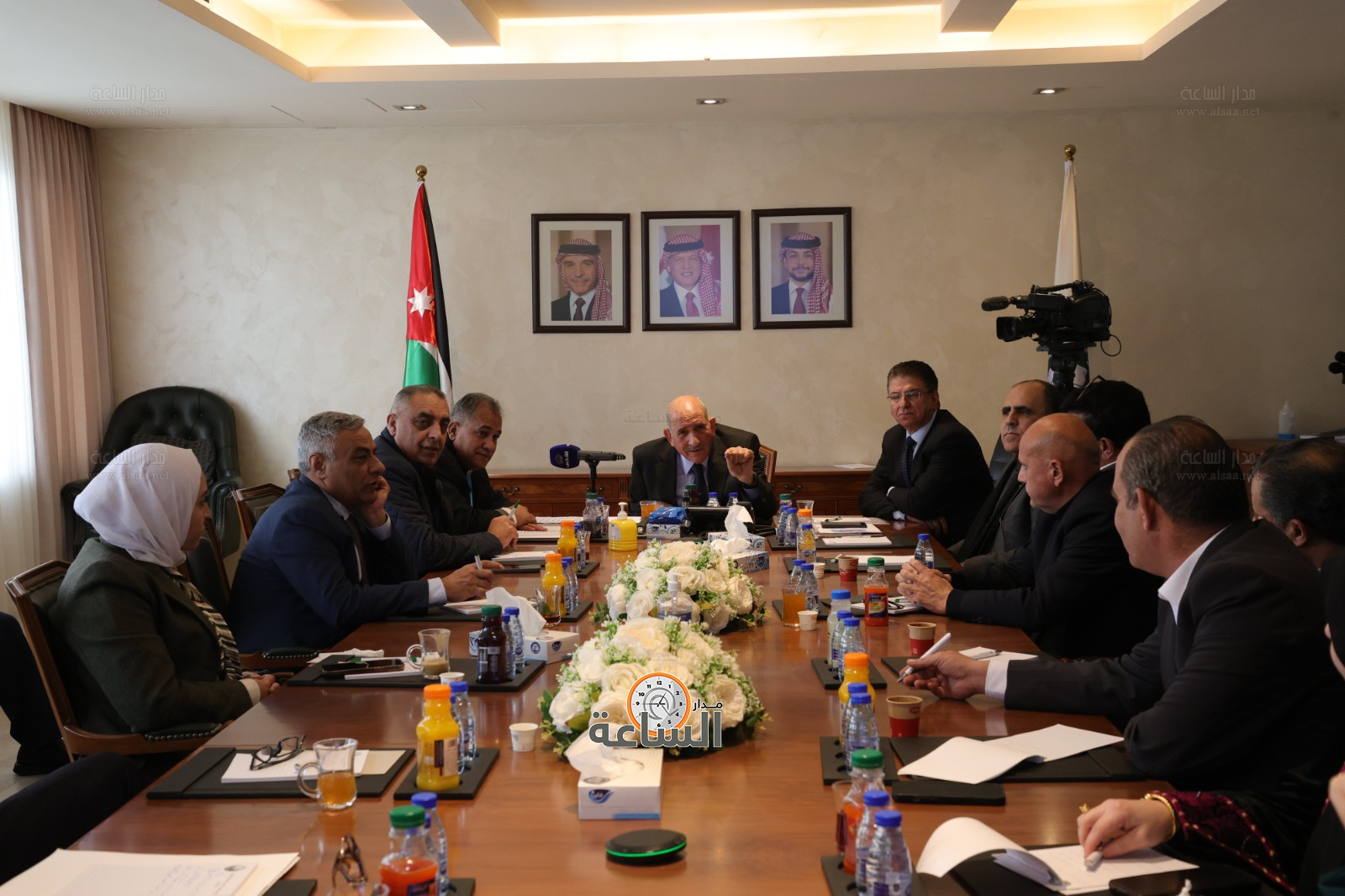 Madar Al-Saa Images 0.01823120706240433