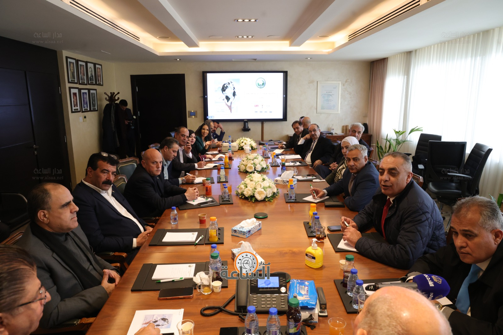 Madar Al-Saa Images 0.8697141000921788