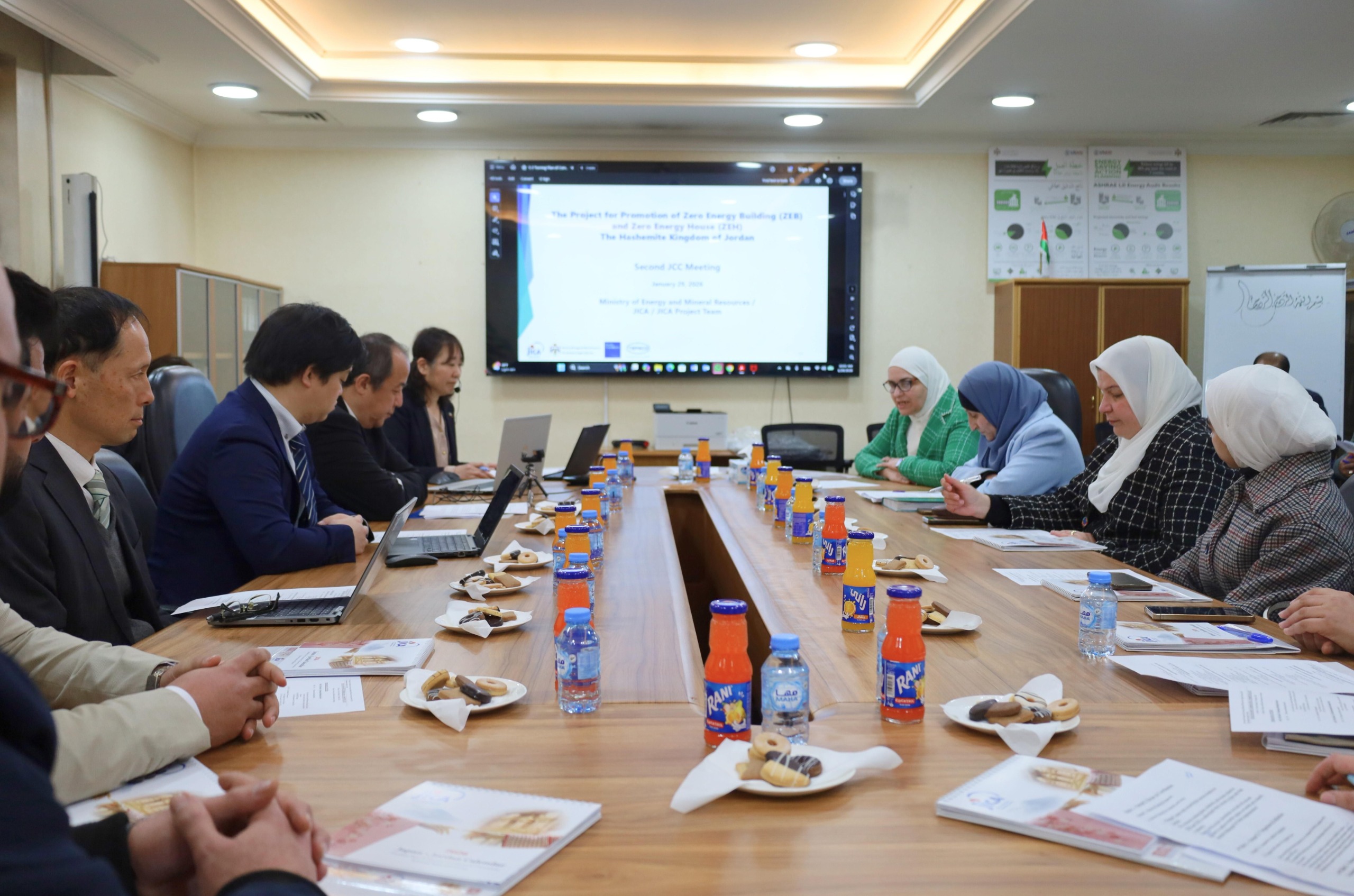 Madar Al-Saa Images 0.8318629191501978