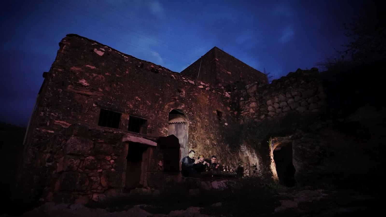 Madar Al-Saa Images 0.37440019441969064