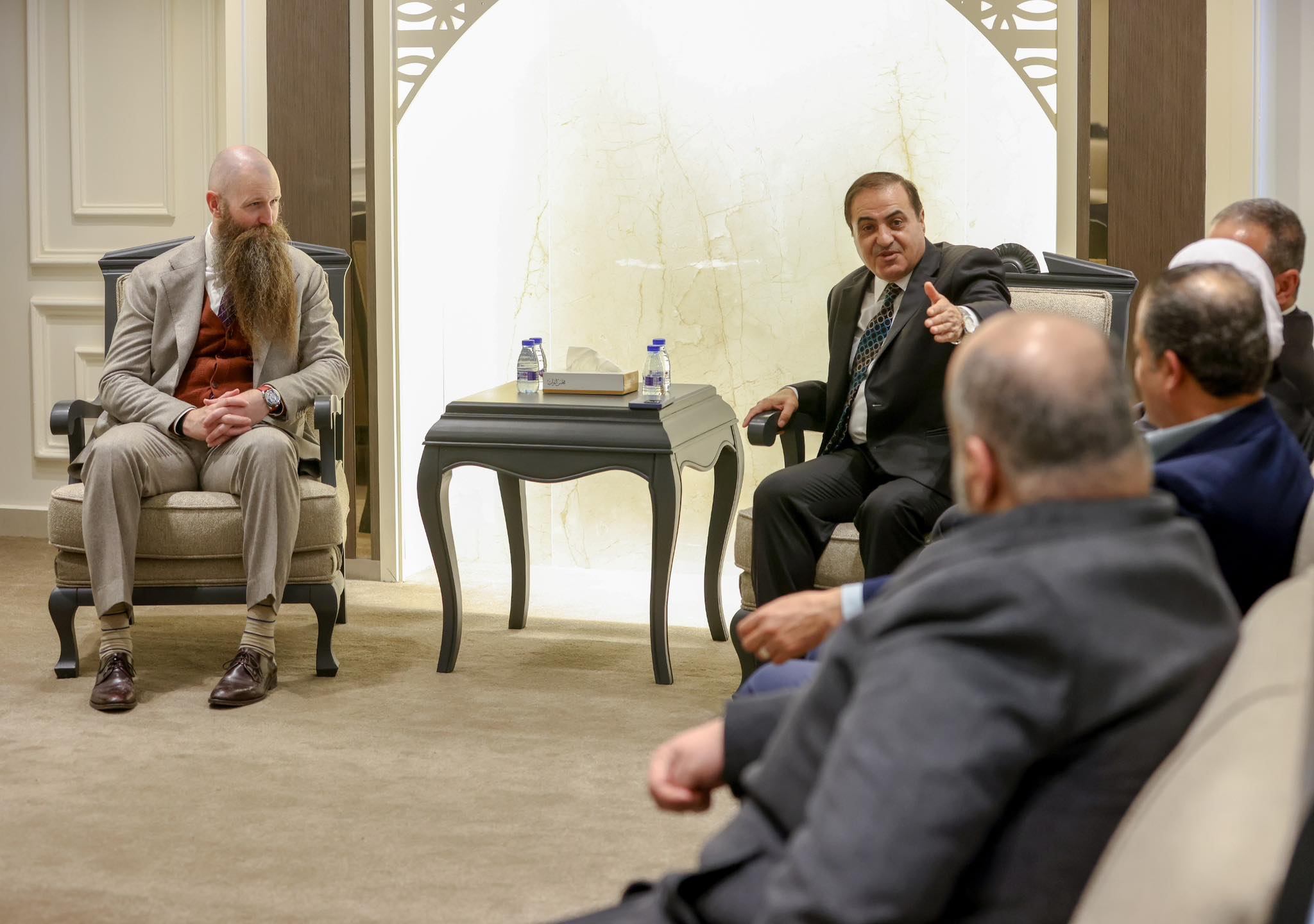 Madar Al-Saa Images 0.30403296731241025