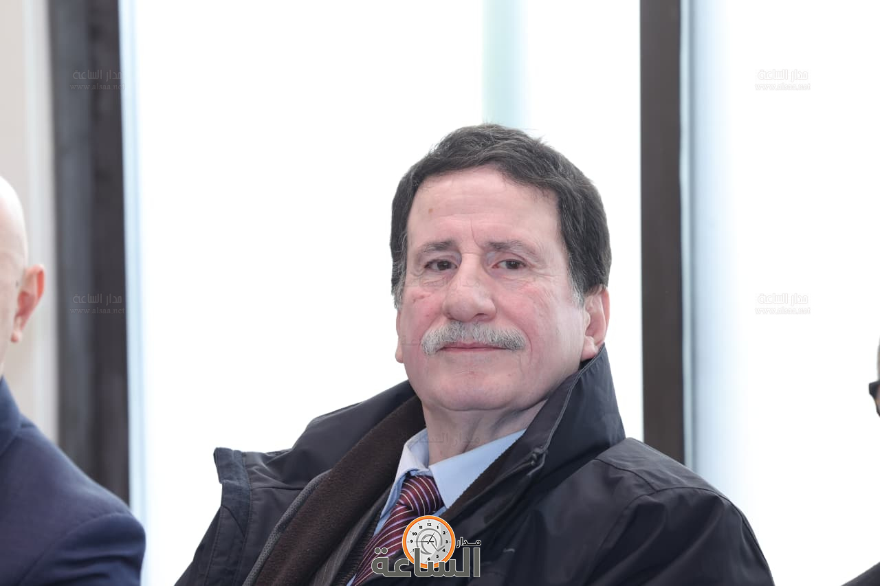 Madar Al-Saa Images 0.7002447601221692