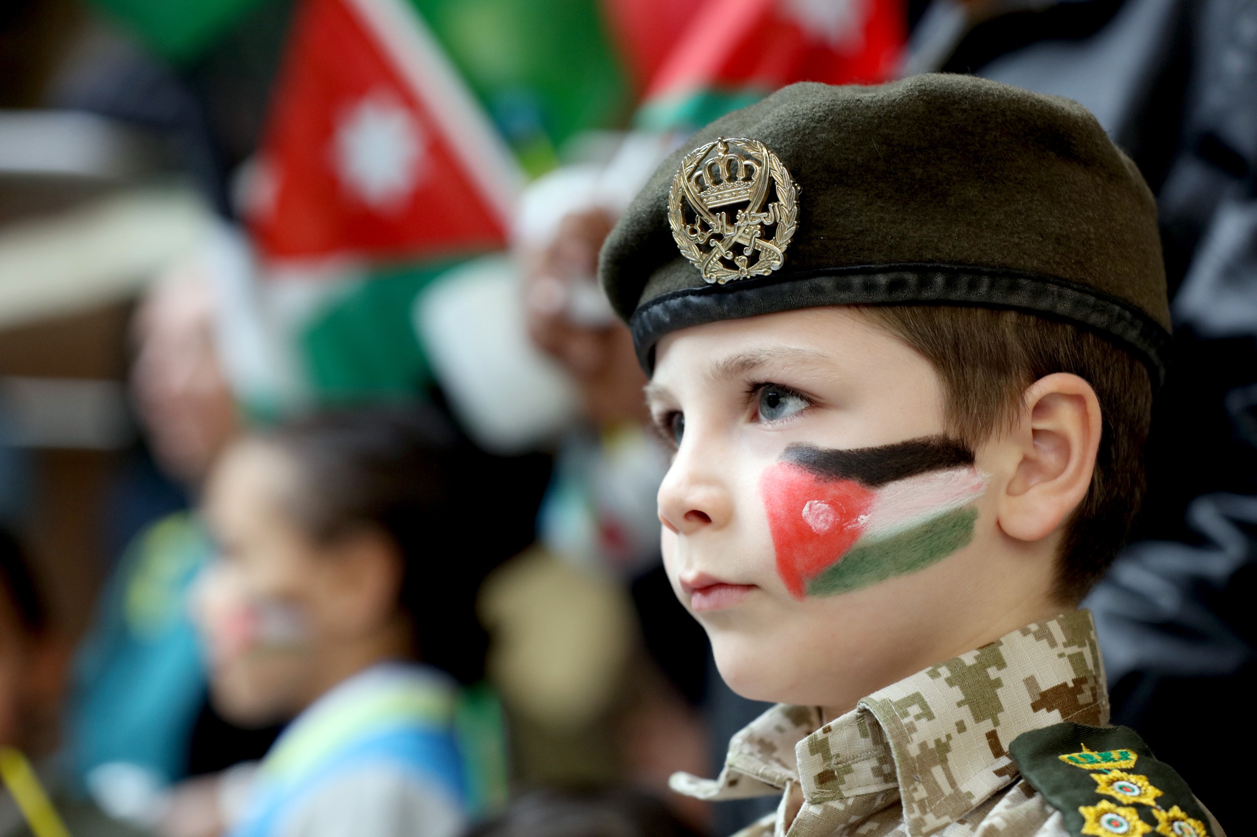 Madar Al-Saa Images 0.39971731580042