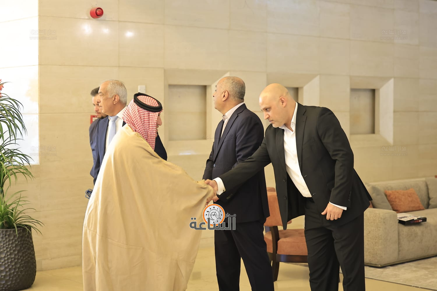 Madar Al-Saa Images 0.8018445912327251