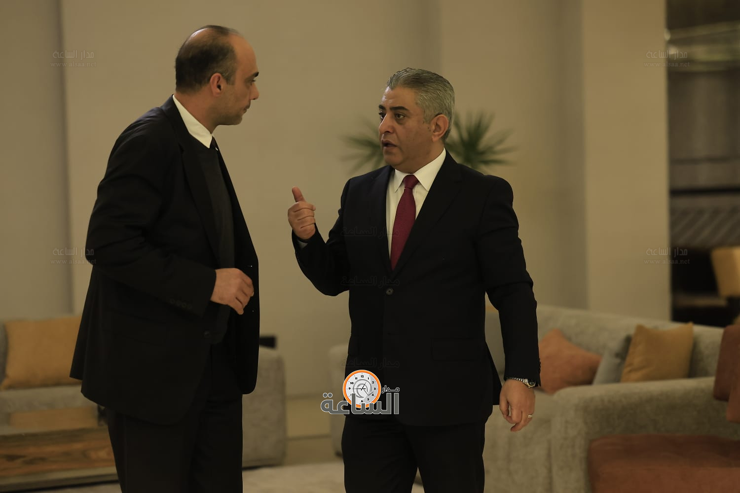 Madar Al-Saa Images 0.9947129394039795