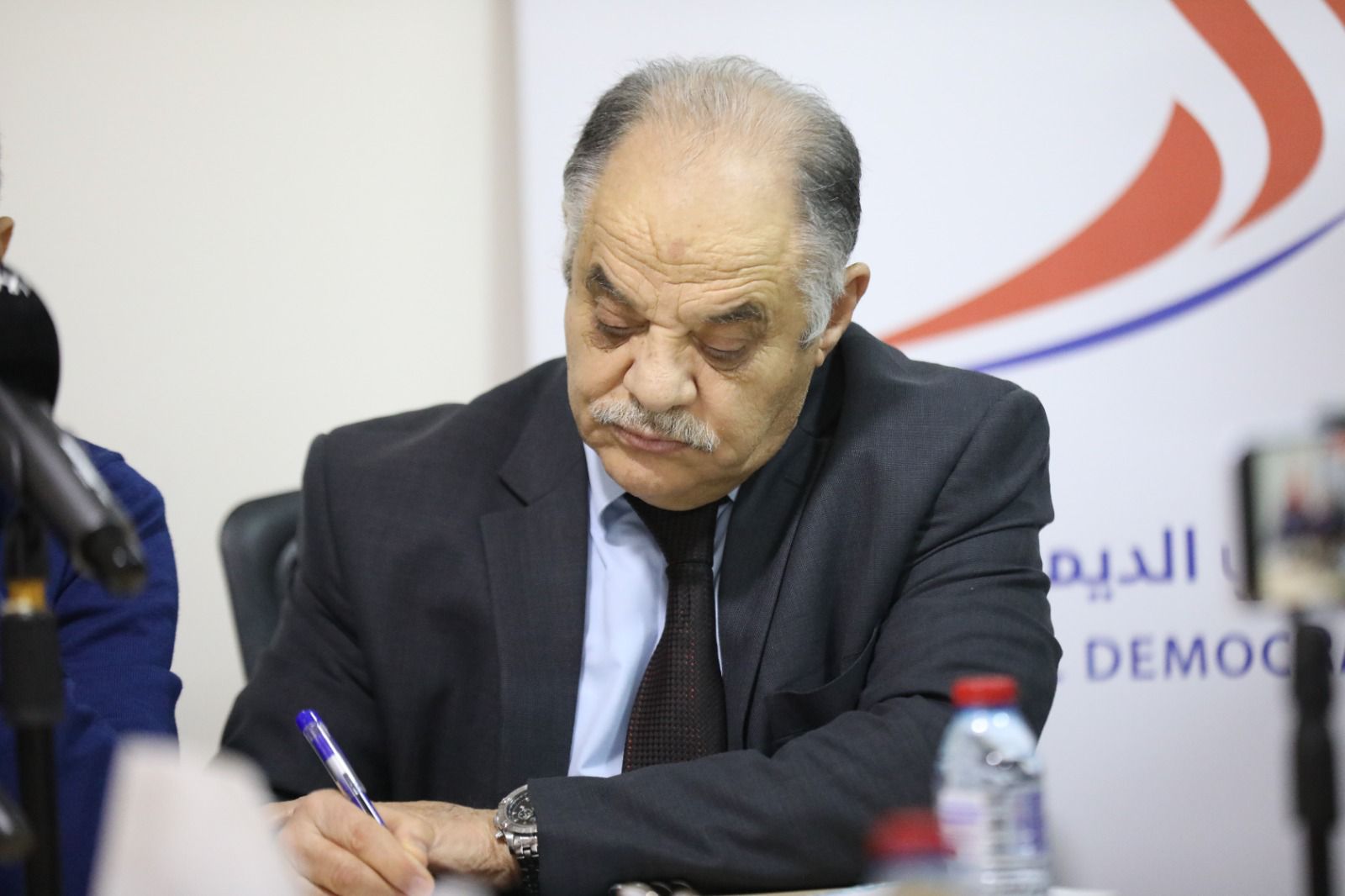 Madar Al-Saa Images 0.827374903346773