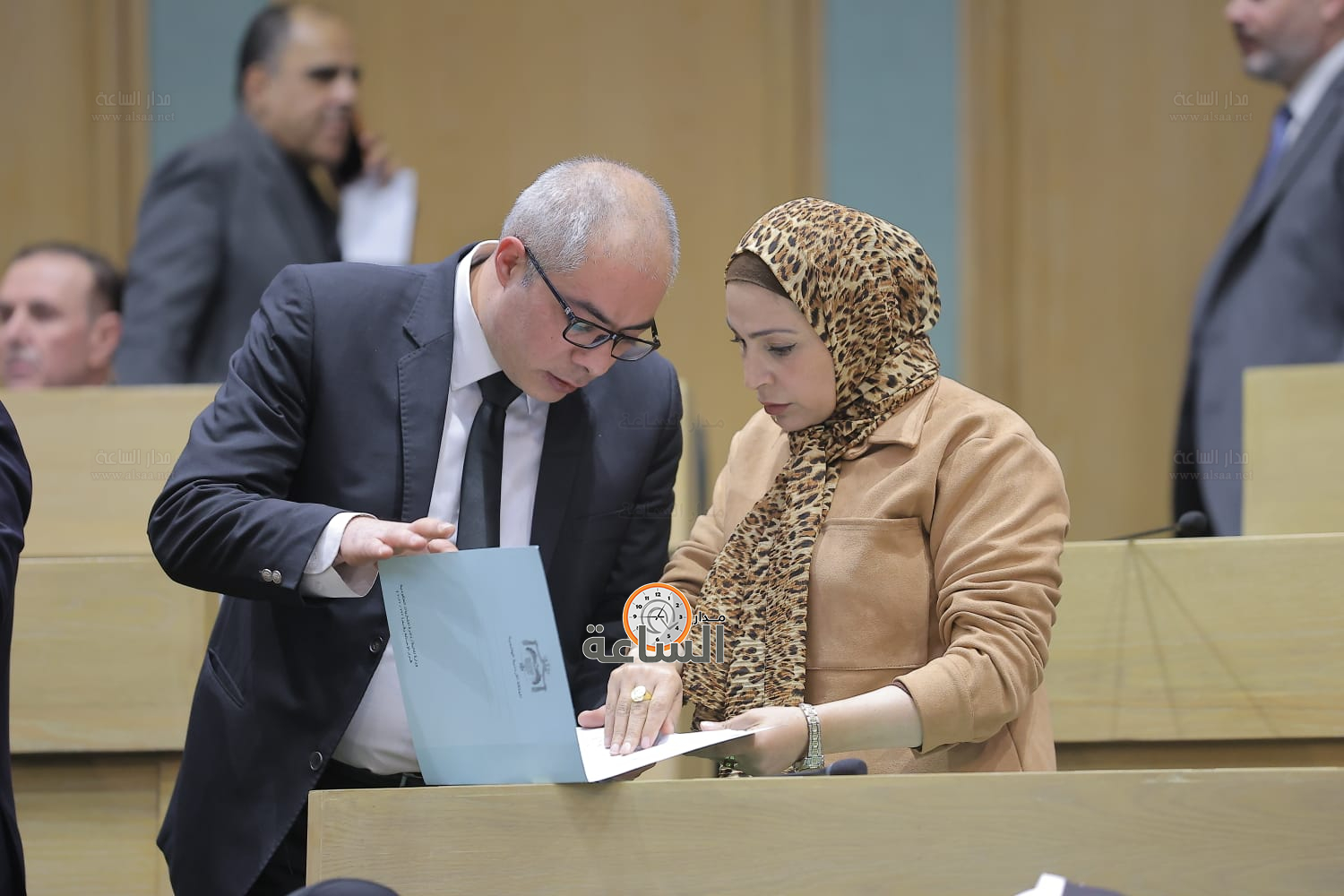 Madar Al-Saa Images 0.09877335729489845