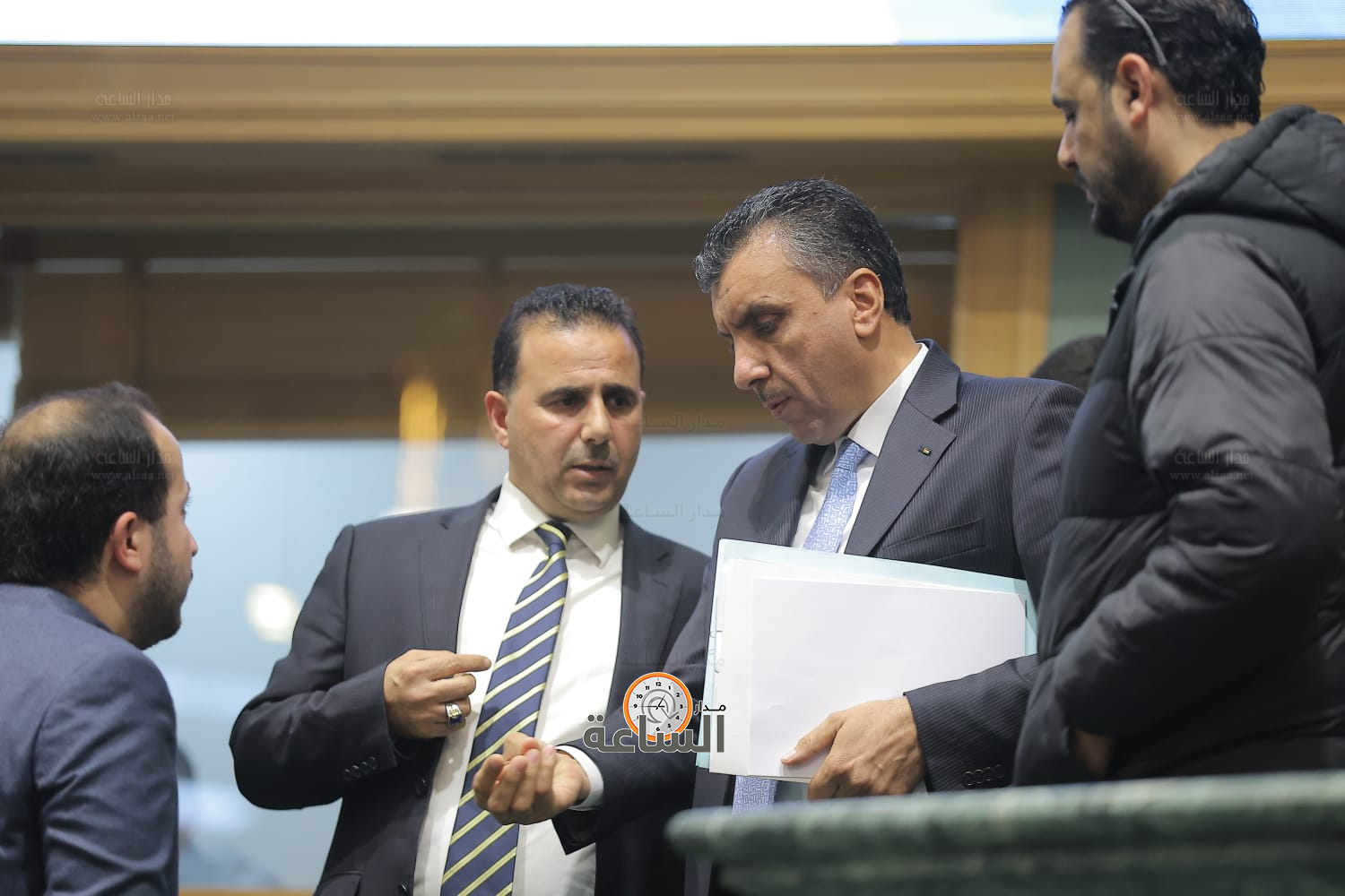 Madar Al-Saa Images 0.17669338829669456