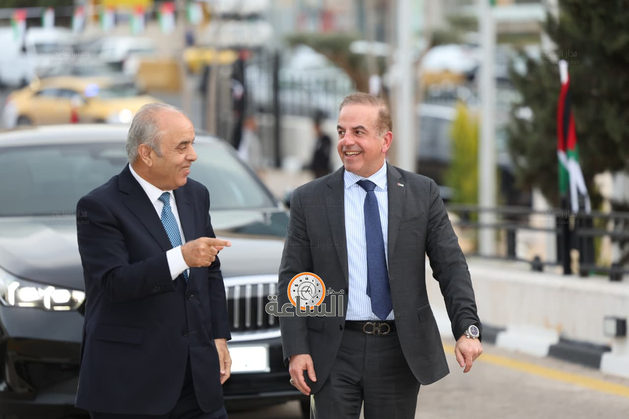 Madar Al-Saa Images 0.18596653974415311