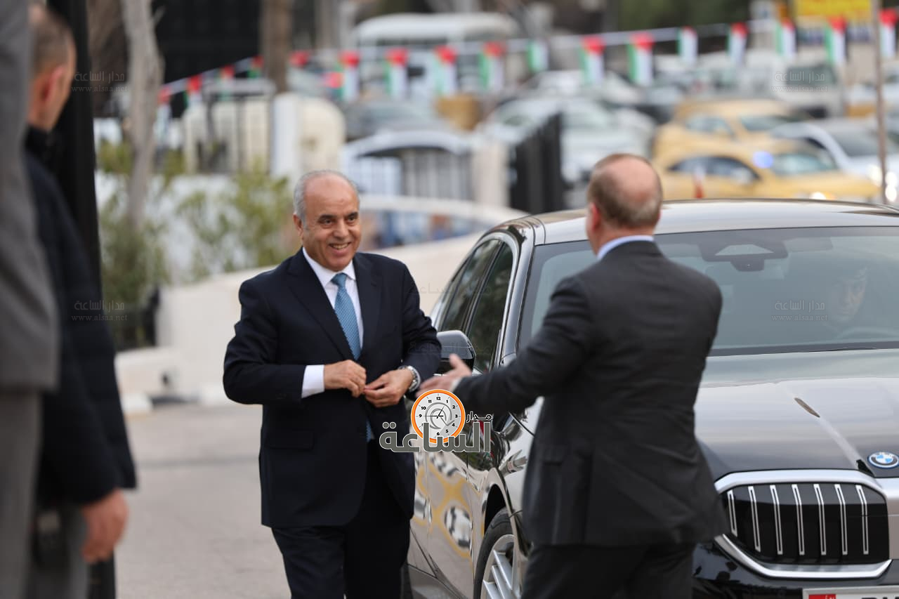 Madar Al-Saa Images 0.5625179058270777