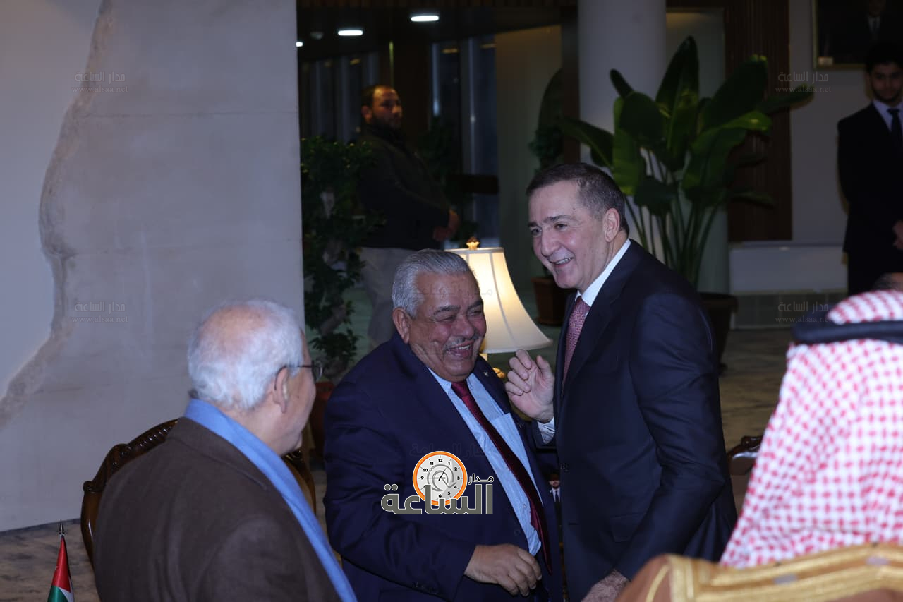 Madar Al-Saa Images 0.10736037033377943