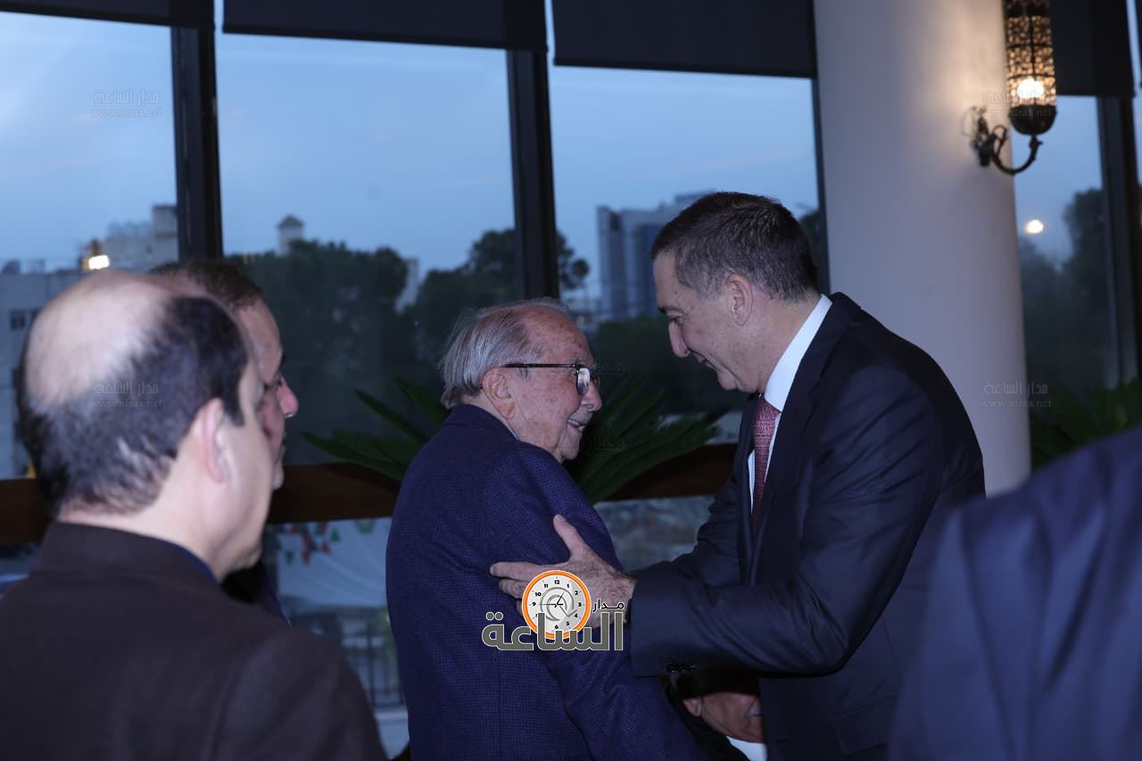 Madar Al-Saa Images 0.24226579646851332