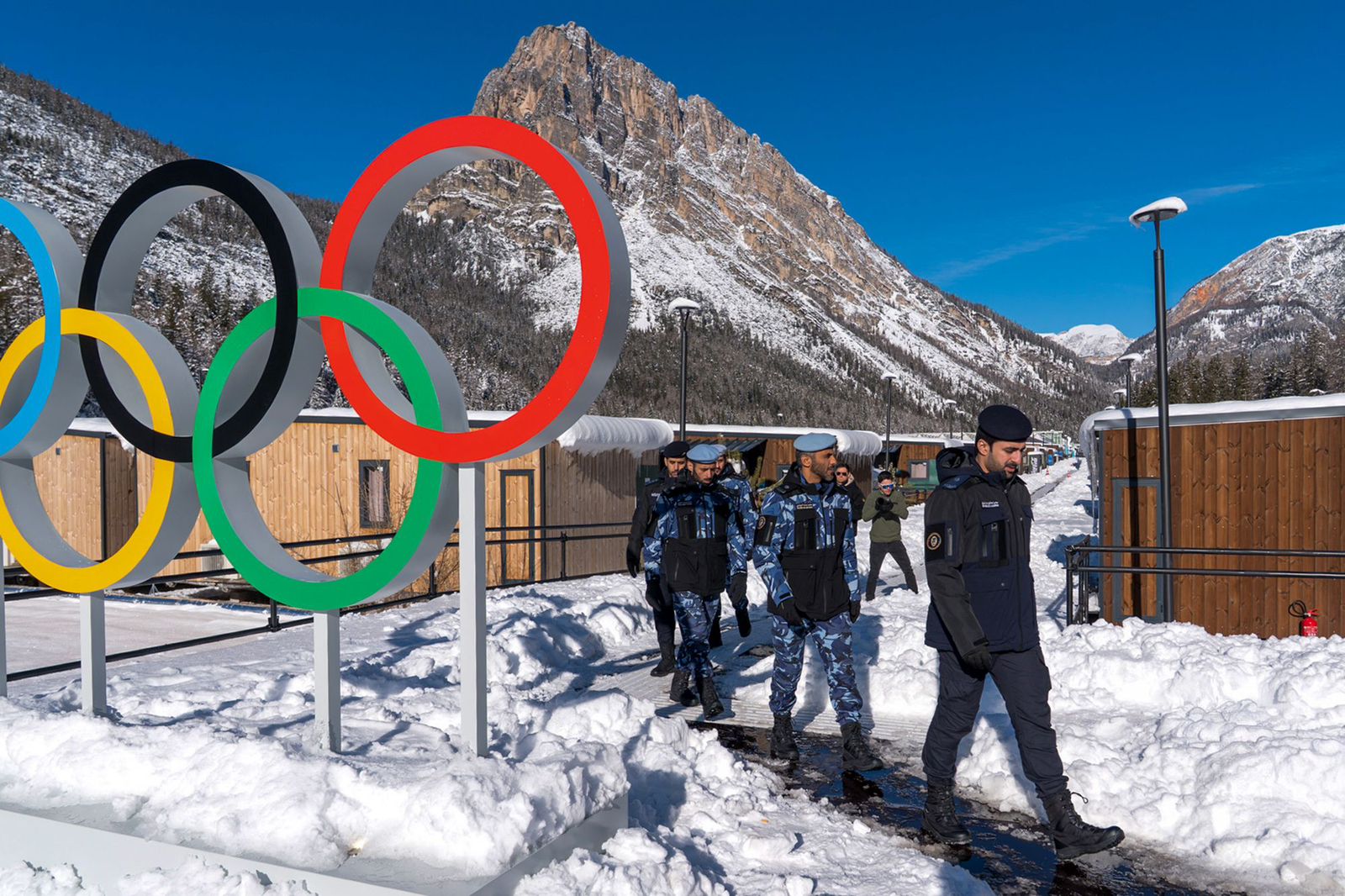 Madar Al-Saa Images 0.6997362570073717