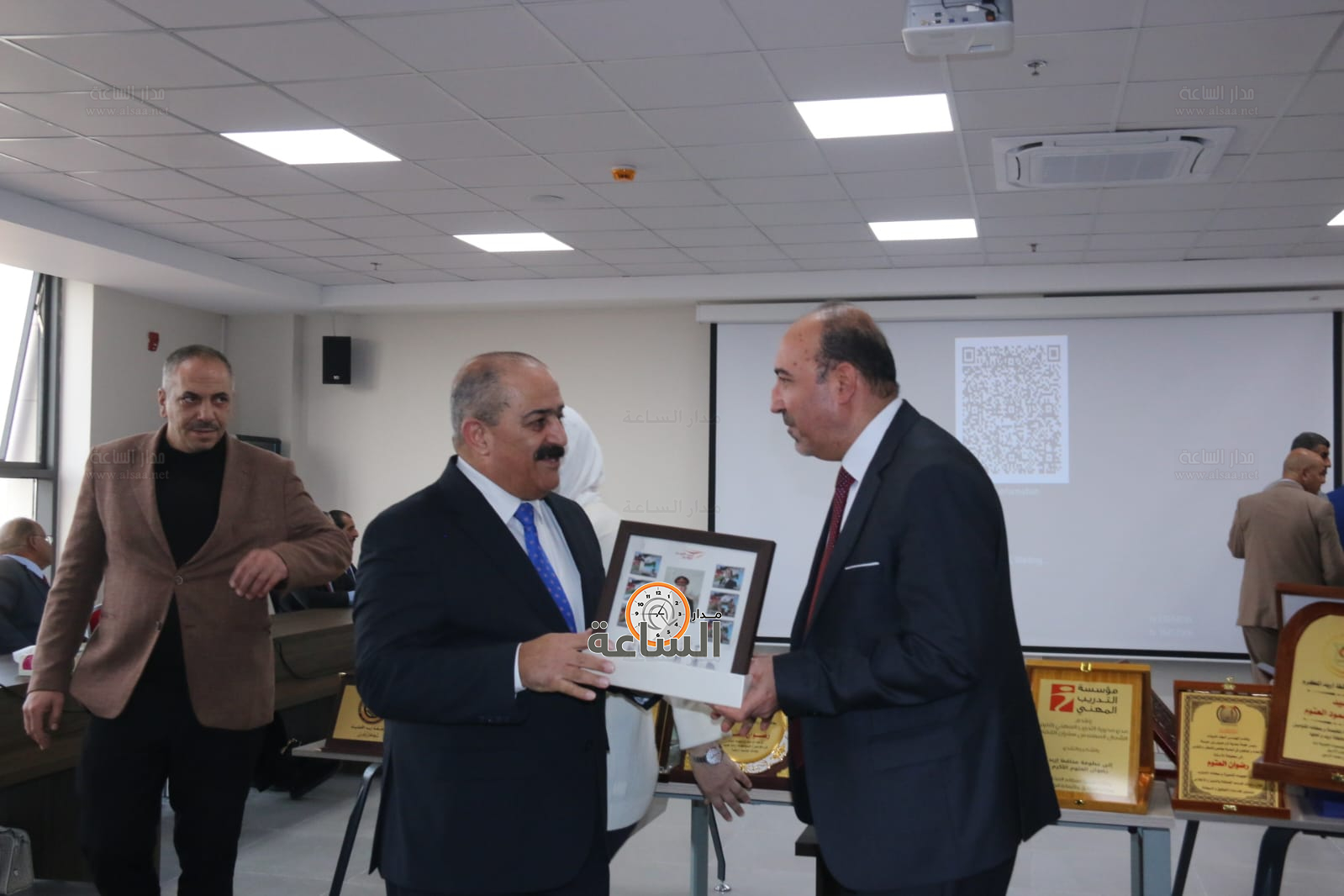 Madar Al-Saa Images 0.28506584086249975