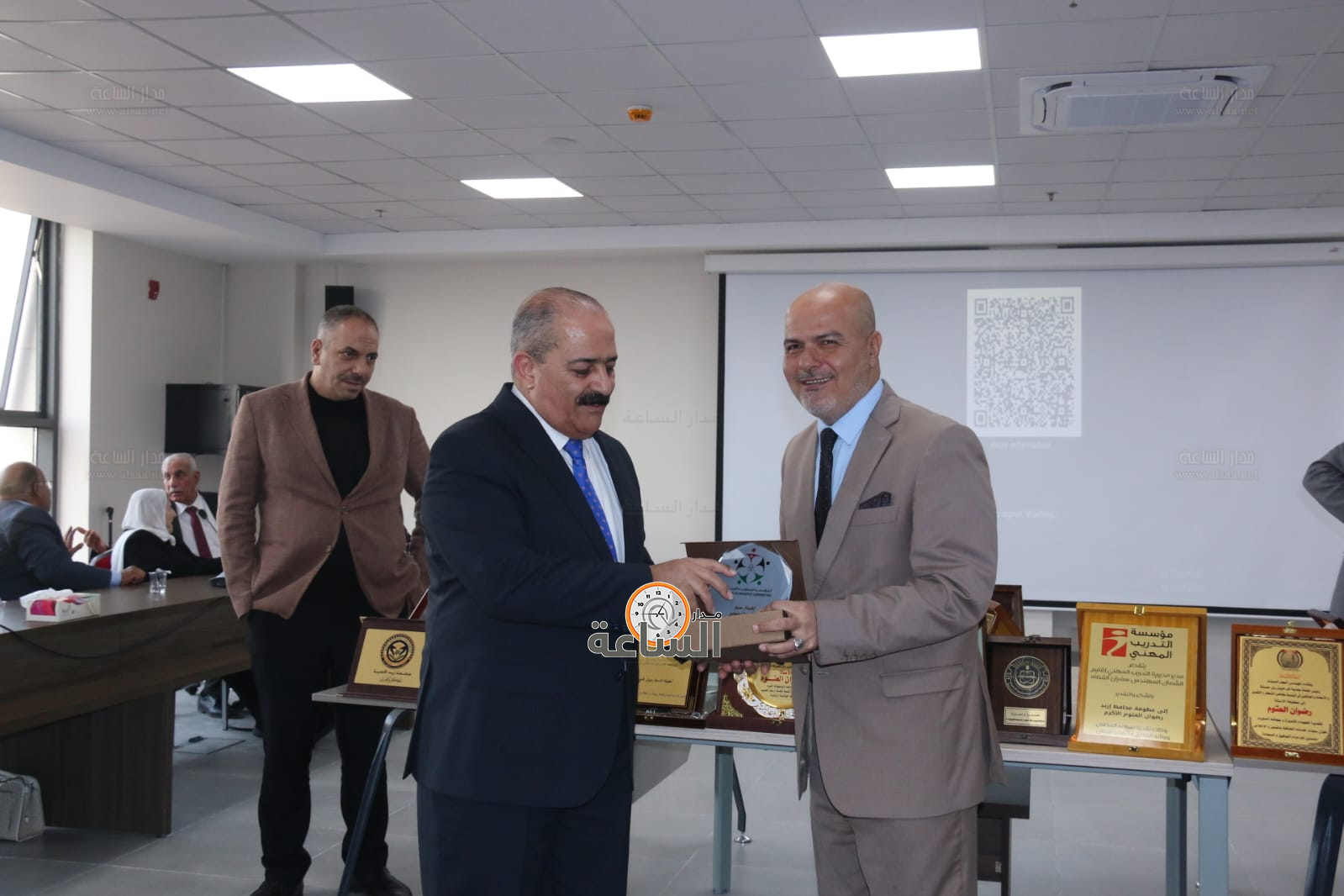 Madar Al-Saa Images 0.2721361423010227