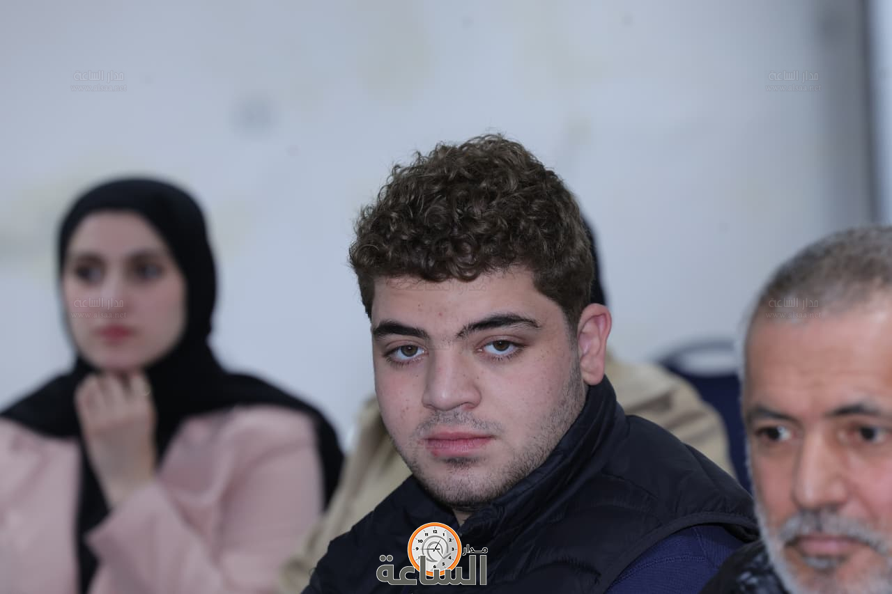 Madar Al-Saa Images 0.525374561833624