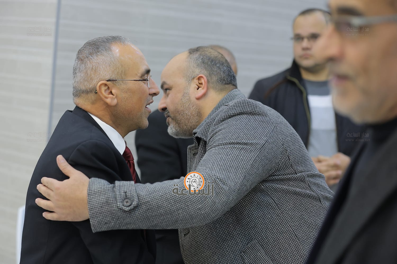 Madar Al-Saa Images 0.914936040435535