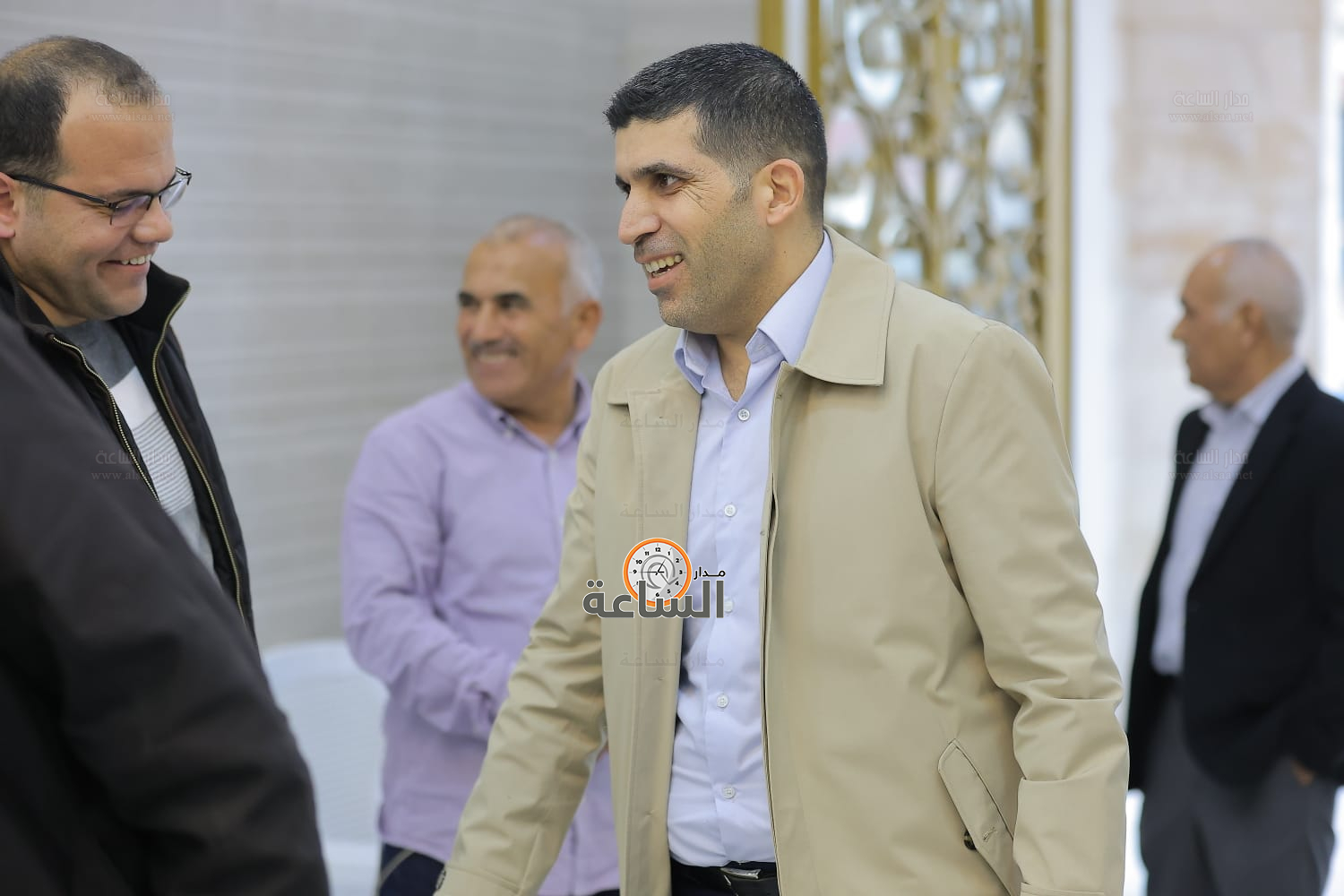 Madar Al-Saa Images 0.9089526517505645