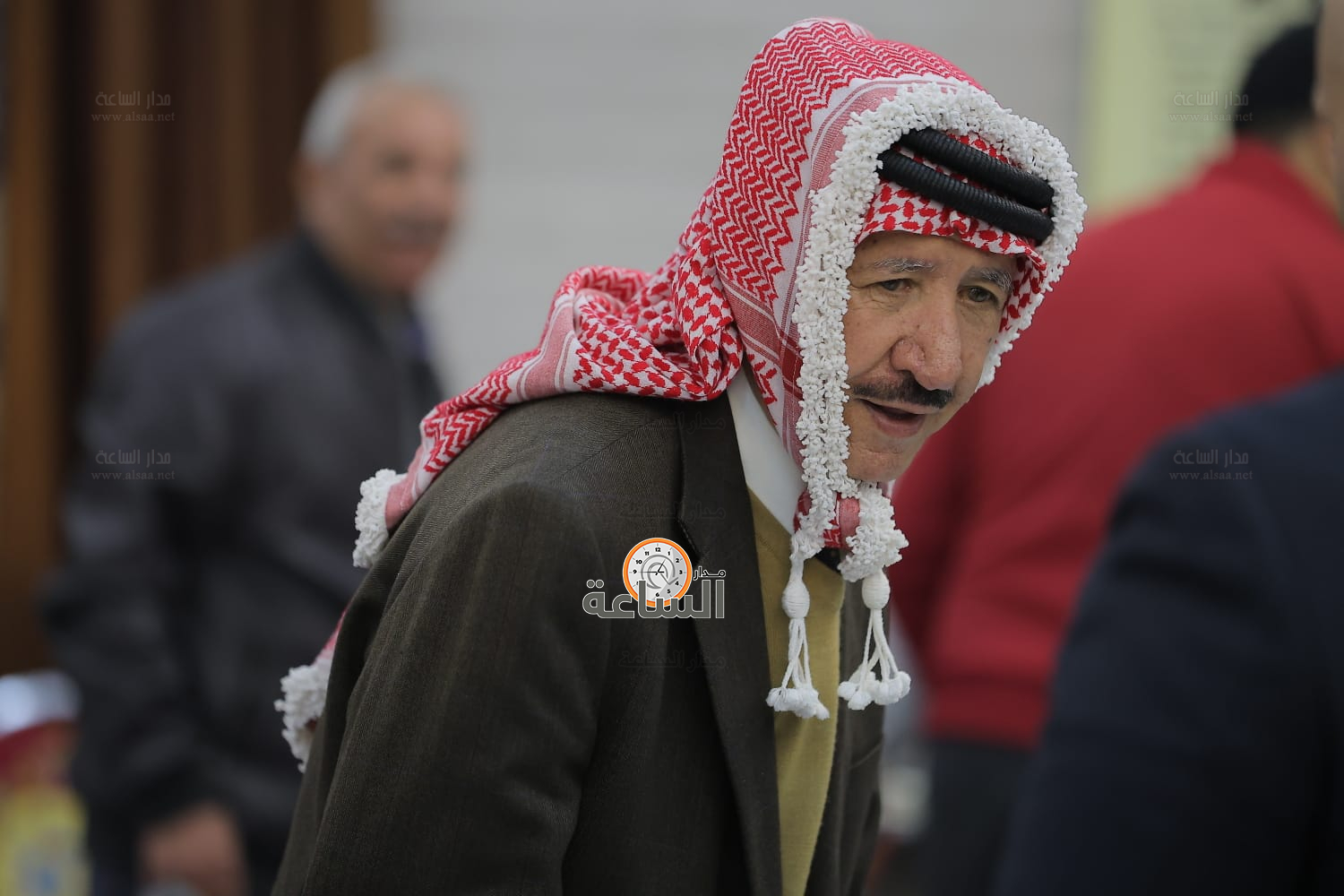 Madar Al-Saa Images 0.03237772885495138