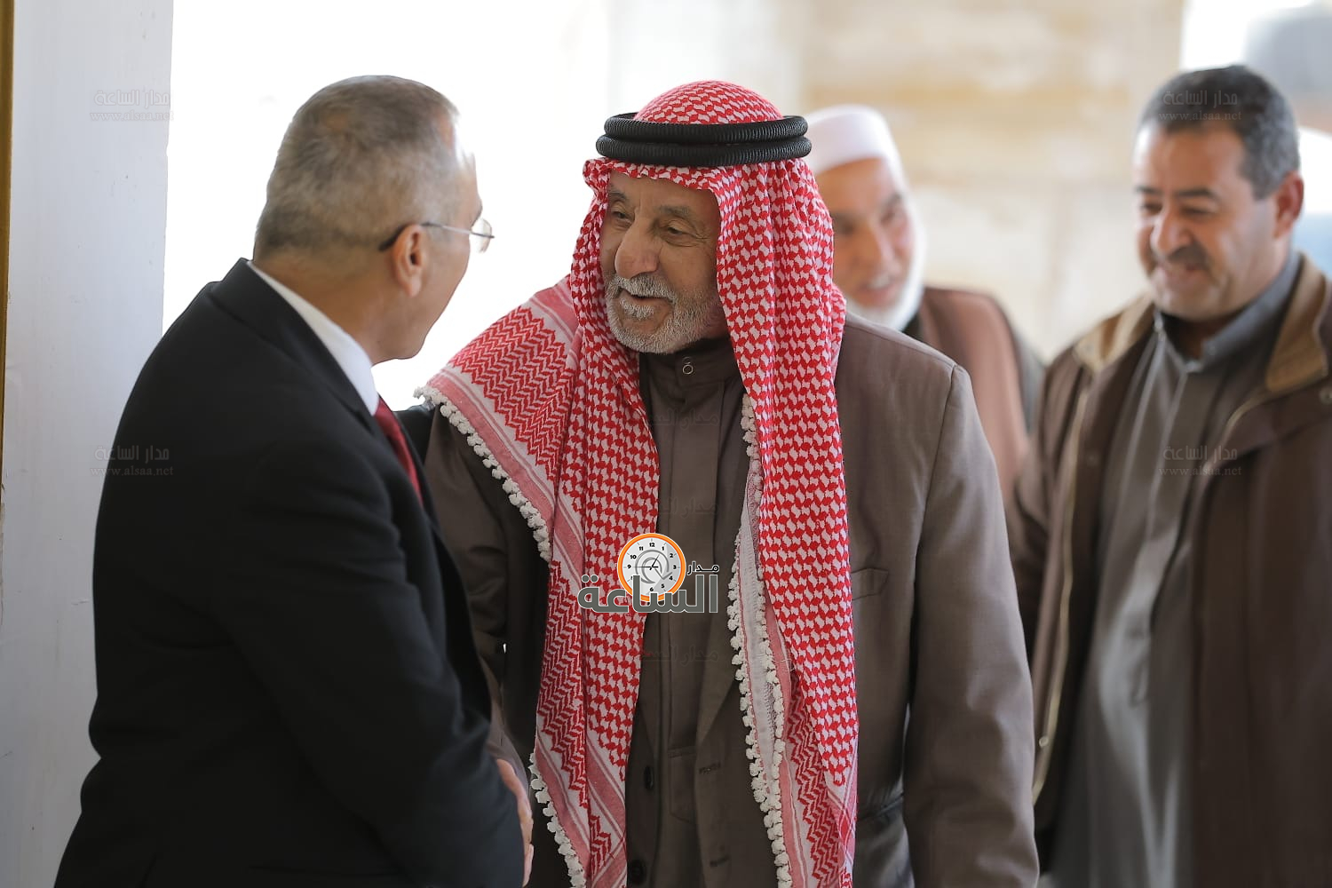 Madar Al-Saa Images 0.13287511347495473