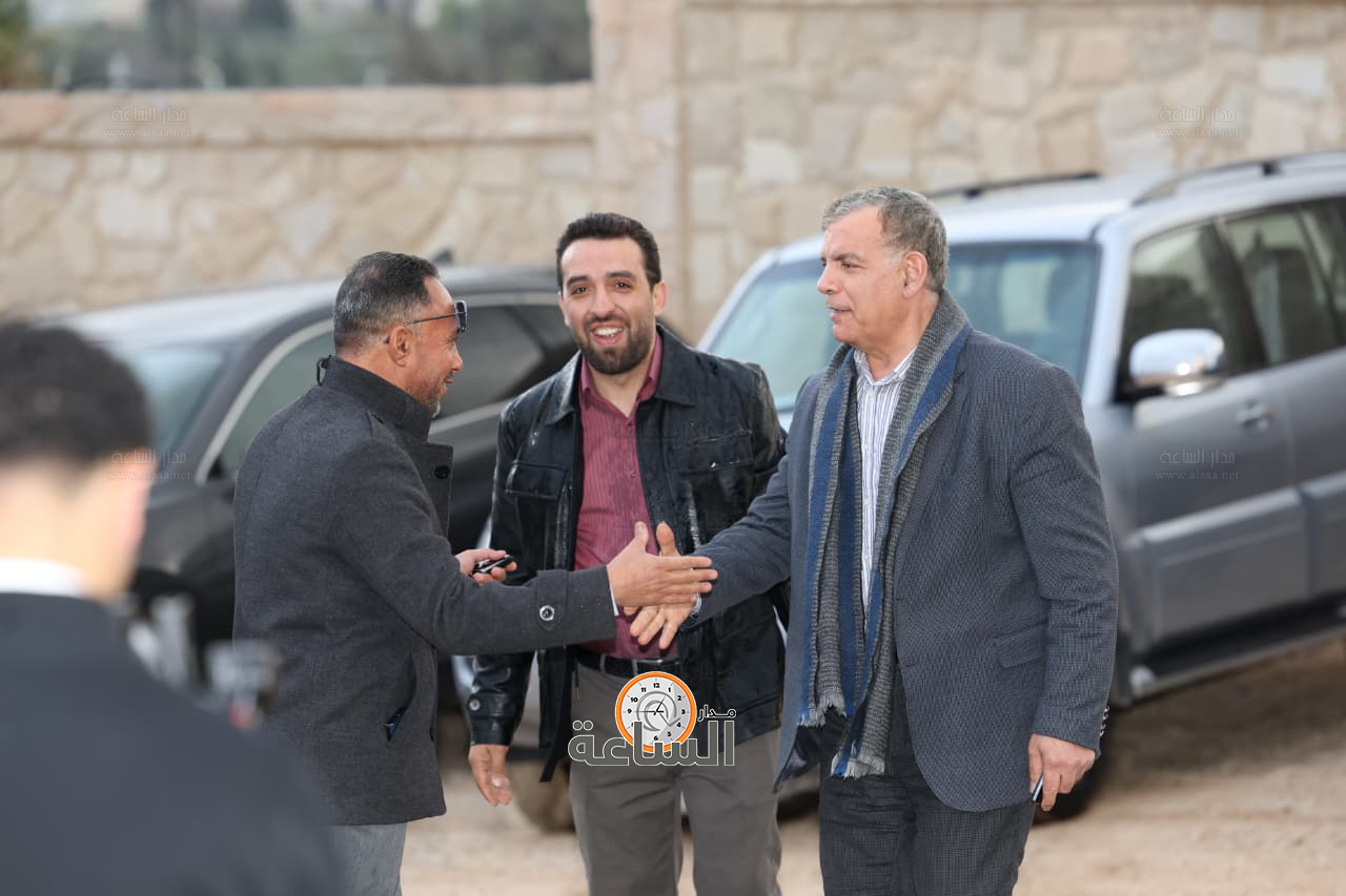 Madar Al-Saa Images 0.22421908652424238